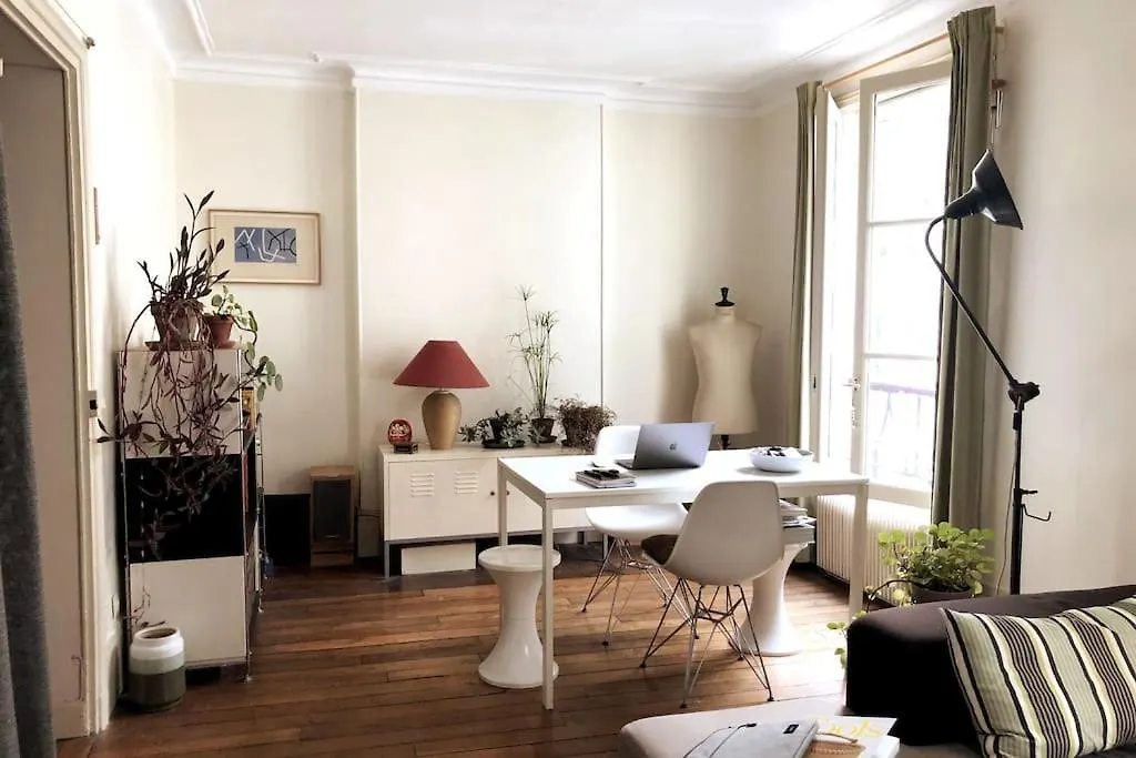 Apartment A Haven Of Peace In Pigalle Paris